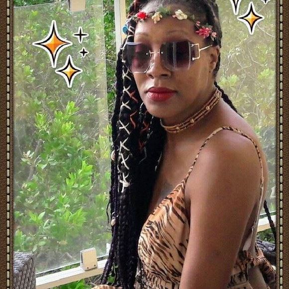 Meet your Posher, Felicia d - Picture 1 of 1